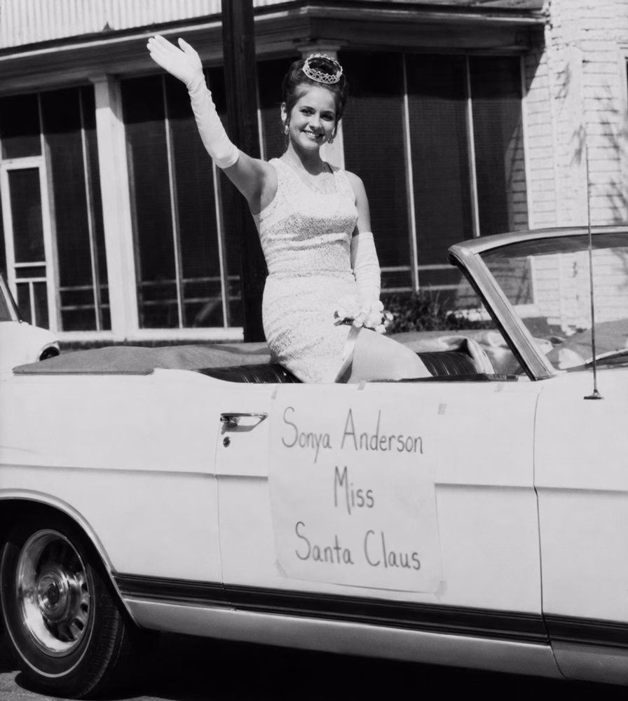 Sonya Anderson, Miss Santa Claus