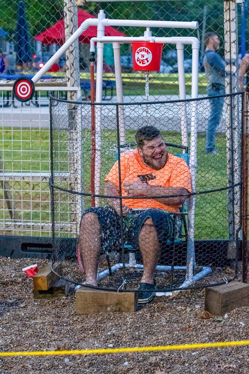 Dunk tank
